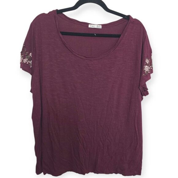 Sz 1X DEX Women’s Plus Size Floral Embroidered Lightweight Tee Scoop Maroon Boho - Picture 1 of 4